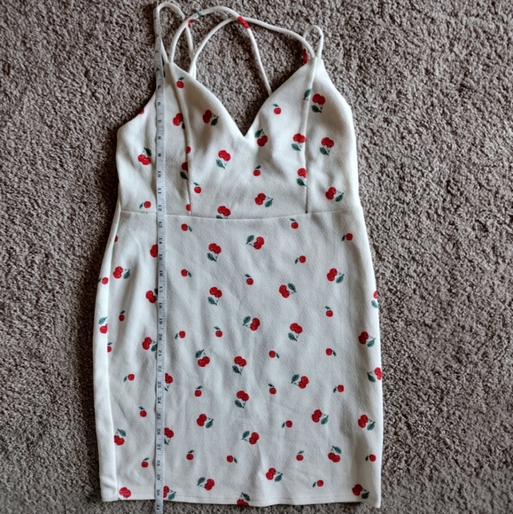 White Cherry Dress Size Large New - Picture 9 of 17